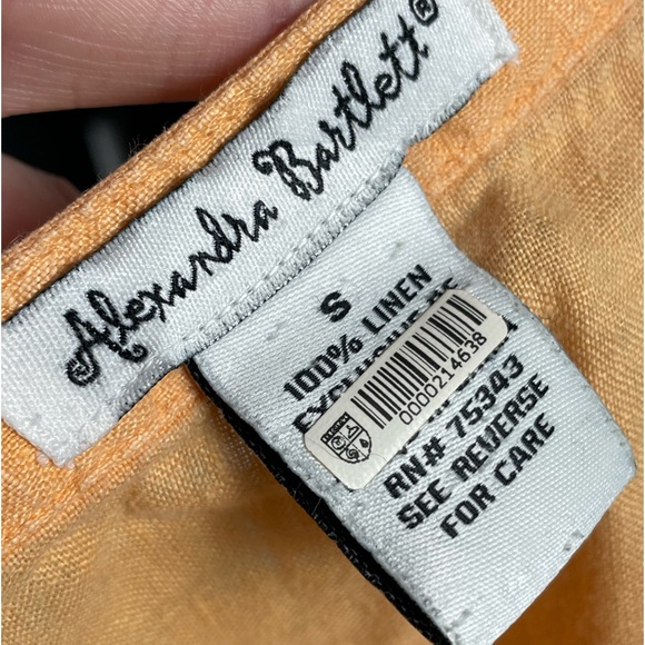 Small Linen Top - Picture 4 of 11